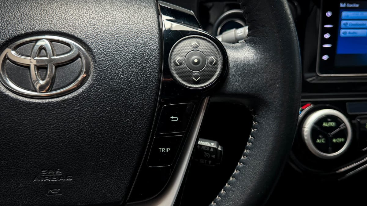 2021 Toyota Prius C HIB Blanco - Miniatura 10