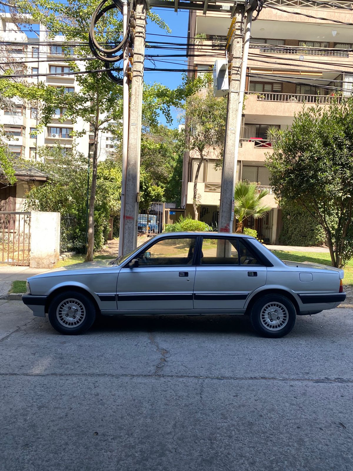 1994 Peugeot 505 SRI - Miniatura 3