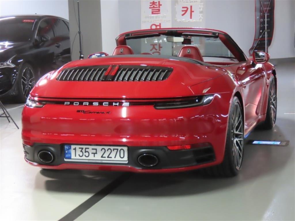2022 Porsche 911 Ref 419202 Gasoline - Miniatura 2