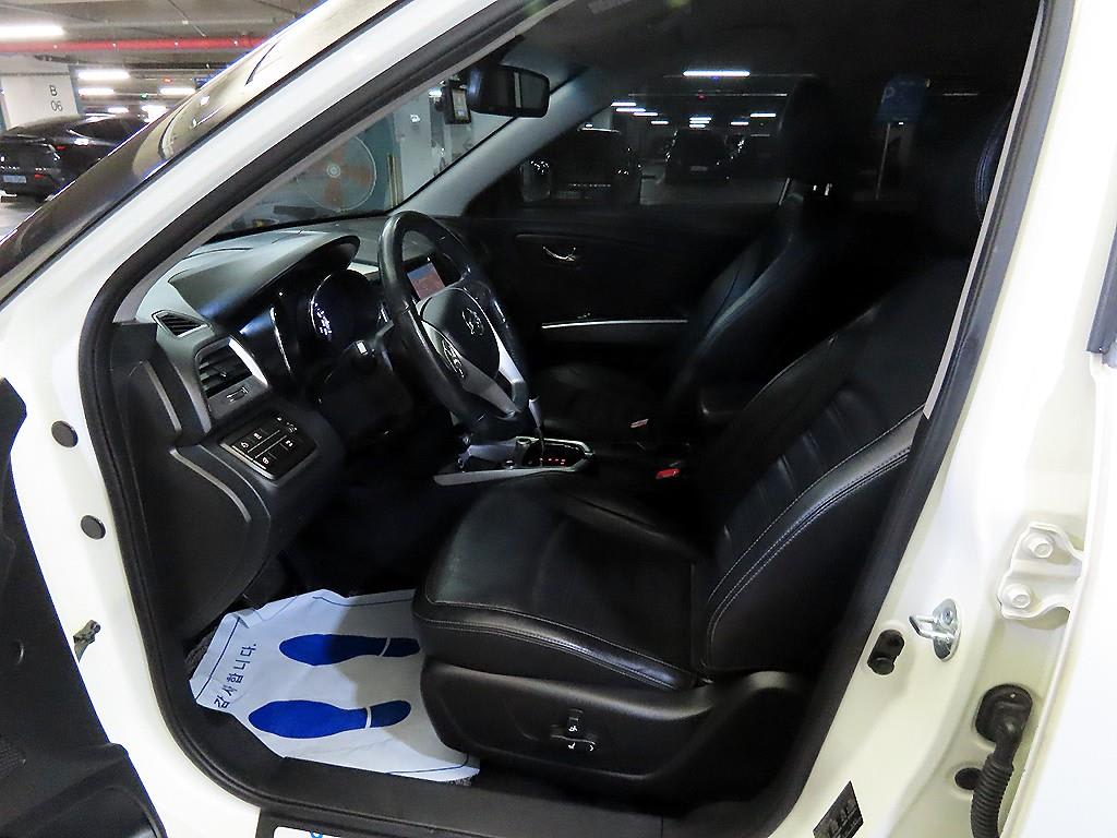 2015 SsangYong Tivoli Gasoline - Miniatura 6