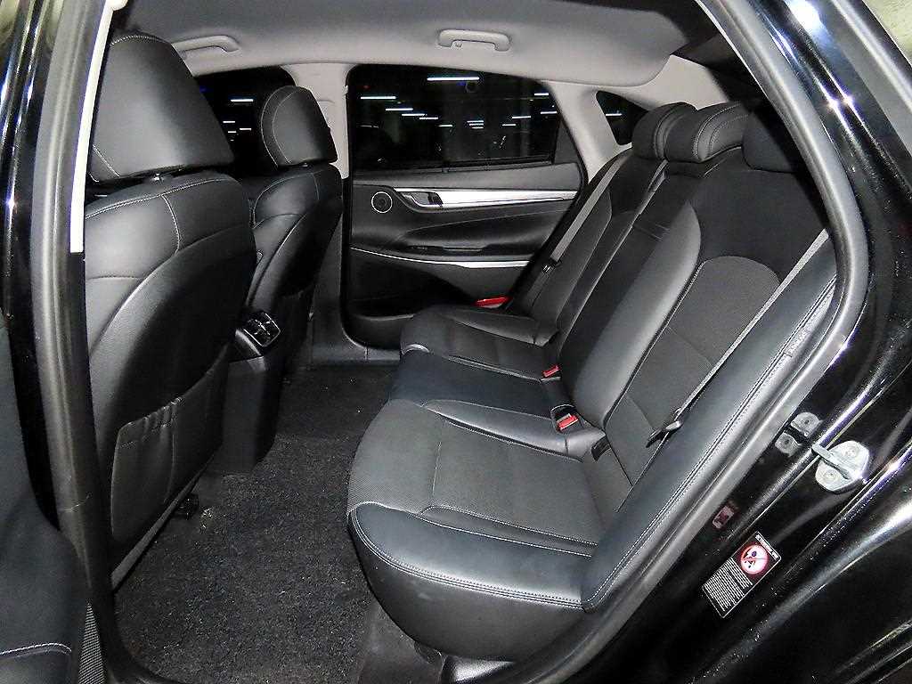 2018 Hyundai Grandeur IG Negro - Miniatura 7