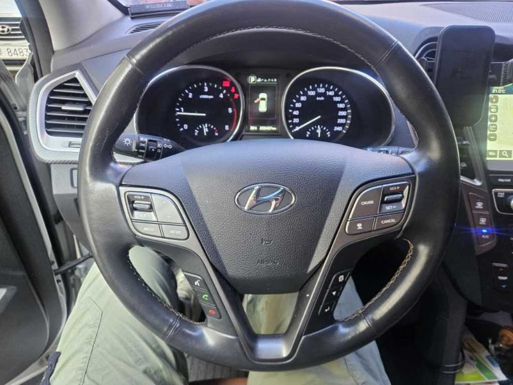 2016 Hyundai Santa Fe The - Miniatura 5