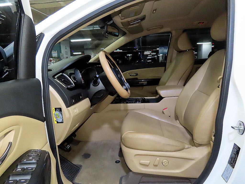 2016 Kia Carnival Diesel - Miniatura 6