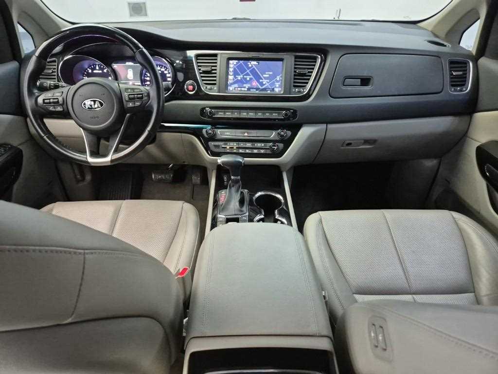 2019 Kia Carnival Diesel Negro - Miniatura 6