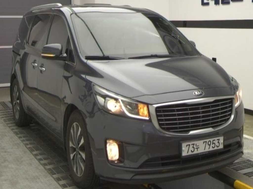 2015 Kia Carnival Diesel - Imagen 1