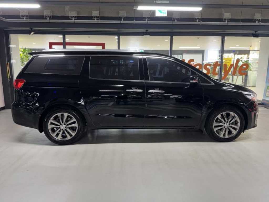 2018 Kia Carnival Diesel - Miniatura 4