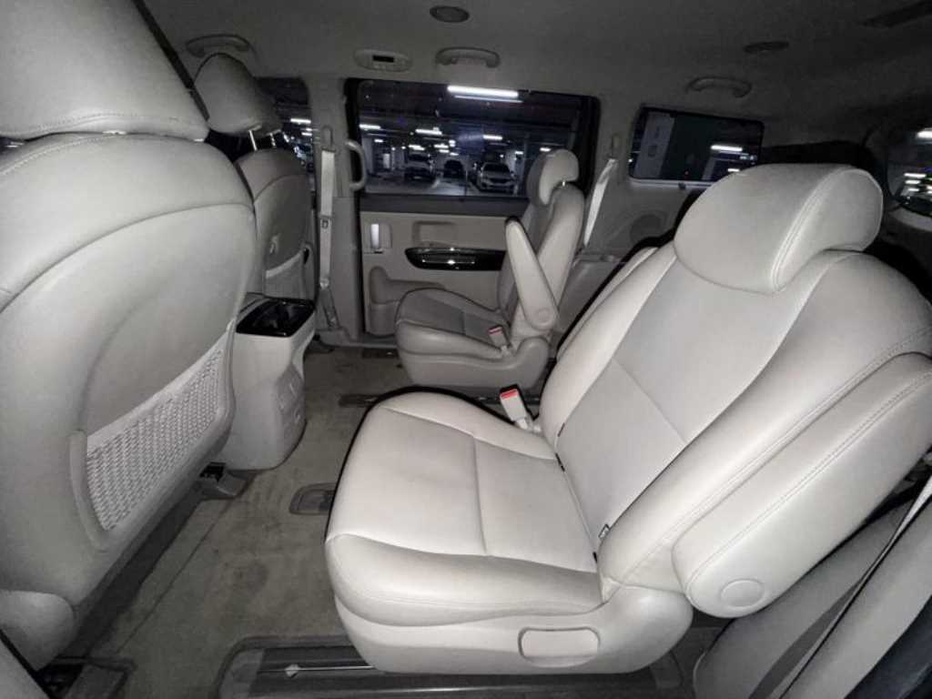 2018 Kia Carnival Diesel - Miniatura 7
