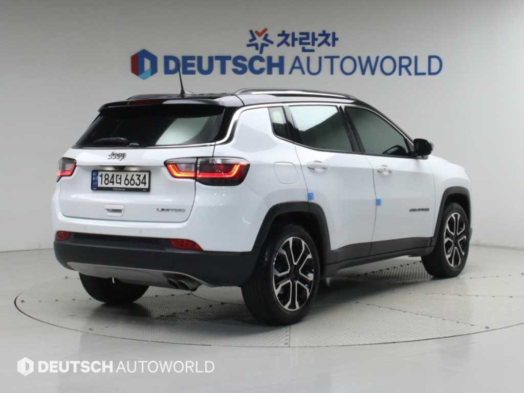 2022 Jeep Compass 2nd Blanco - Miniatura 2