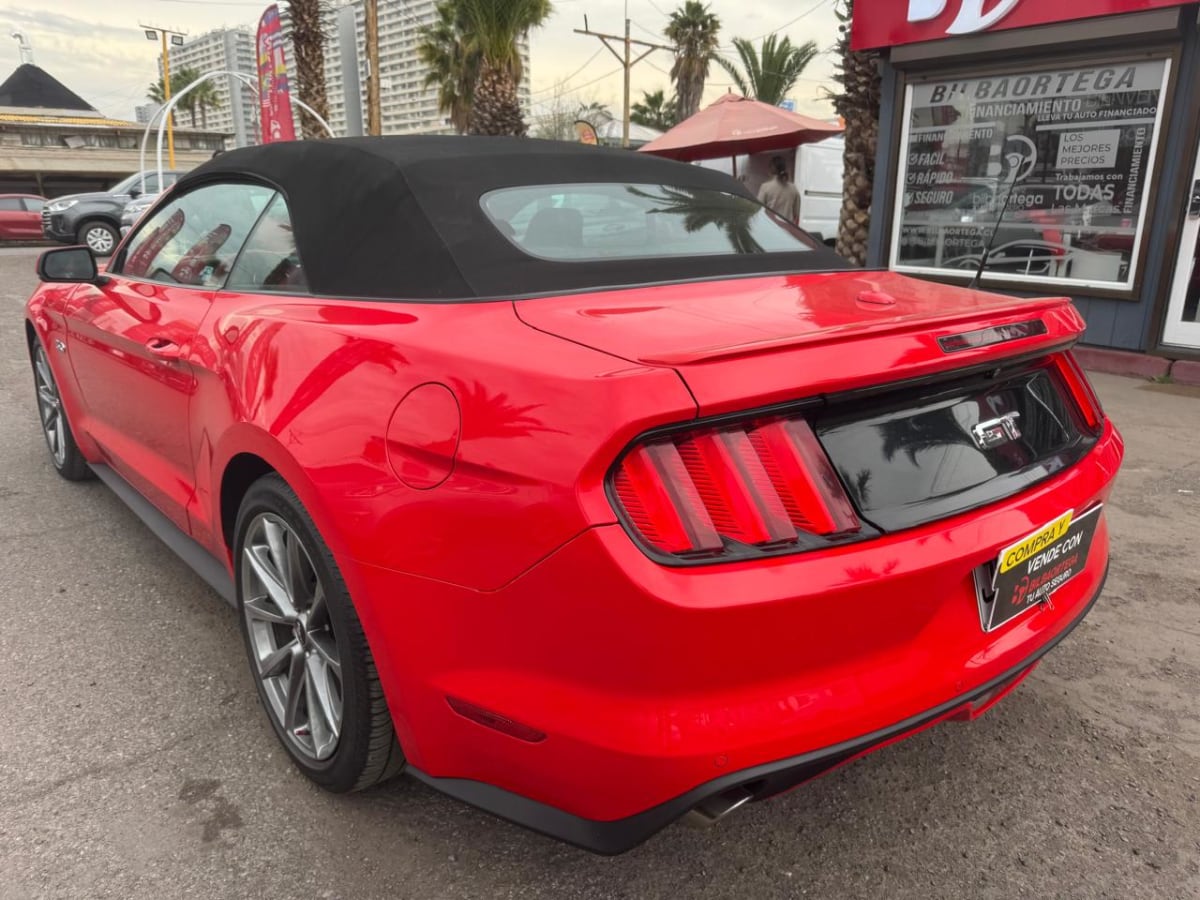 2017 Ford Mustang Rojo - Miniatura 4