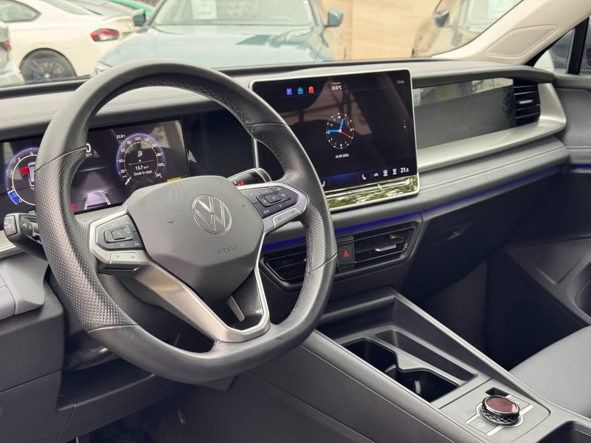 2026 Volkswagen Tiguan TSI Gris - Miniatura 9