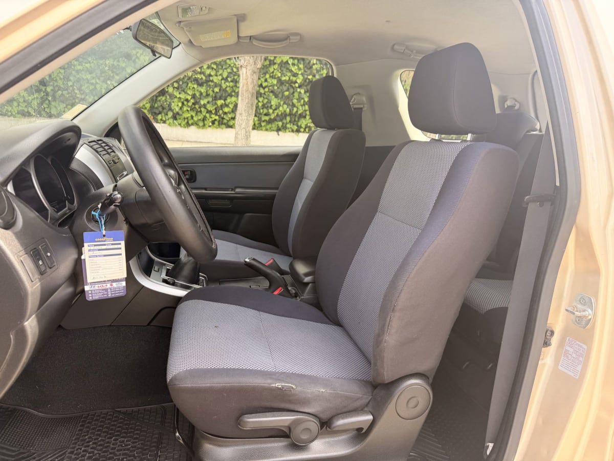 2008 Suzuki Grand Vitara 1.6 Beige - Miniatura 10