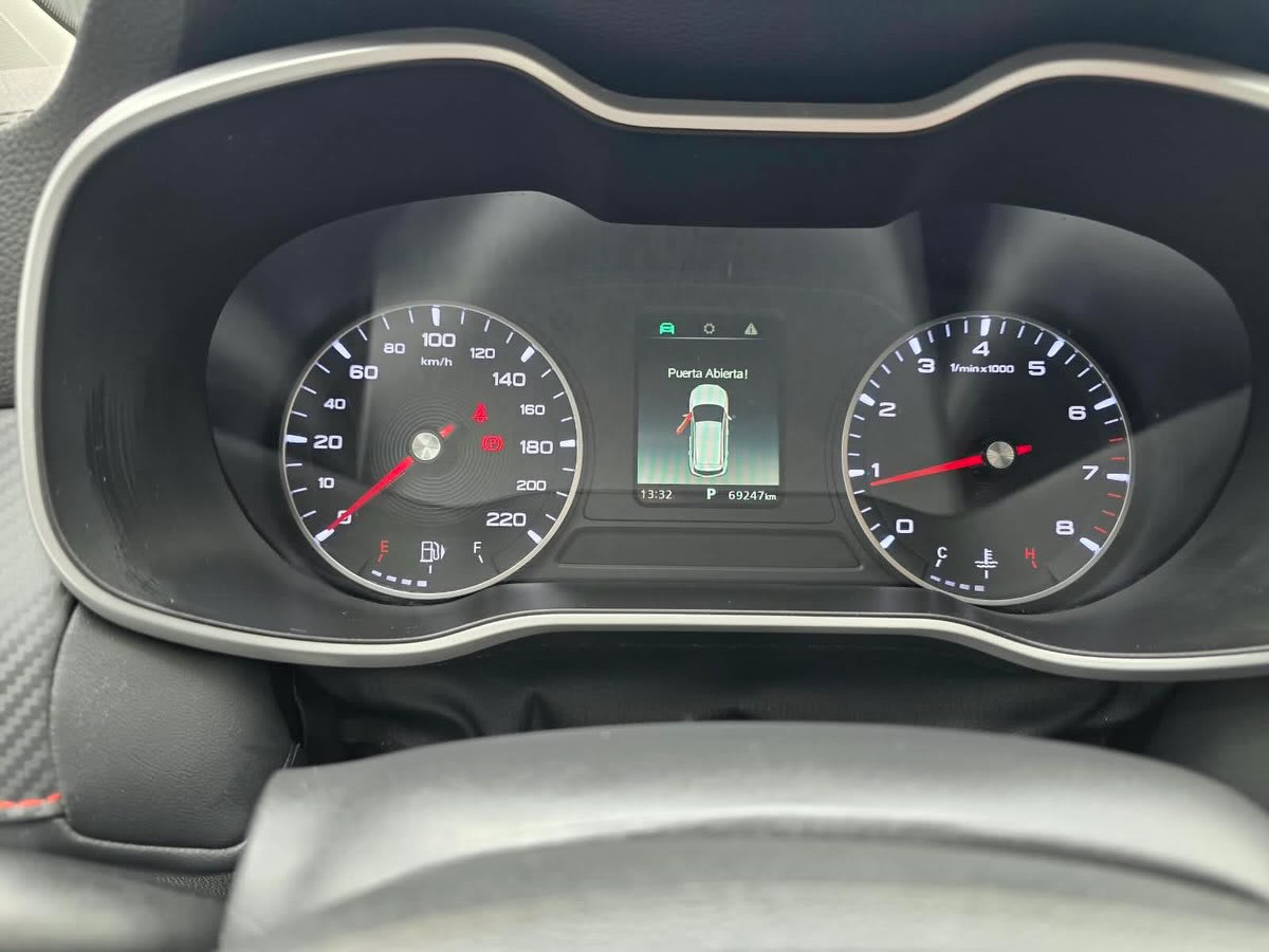 2022 MG ZX 1.5 - Miniatura 10