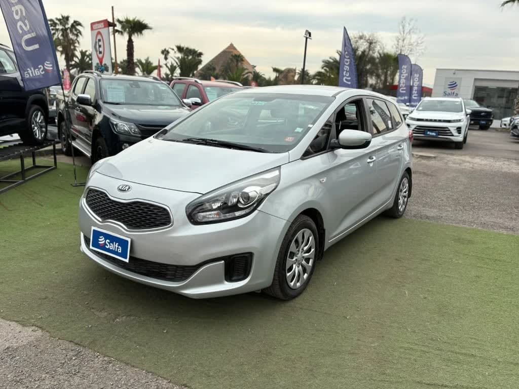 2015 KIA Carens 2.0 Plata - Imagen 1