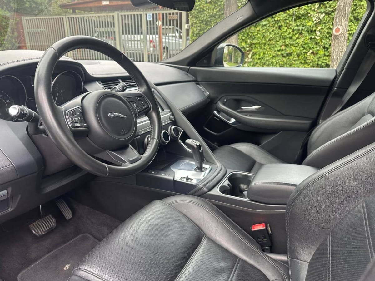 2019 Jaguar E PACE 4X4 2.0 AT 2.0 Gris - Miniatura 9
