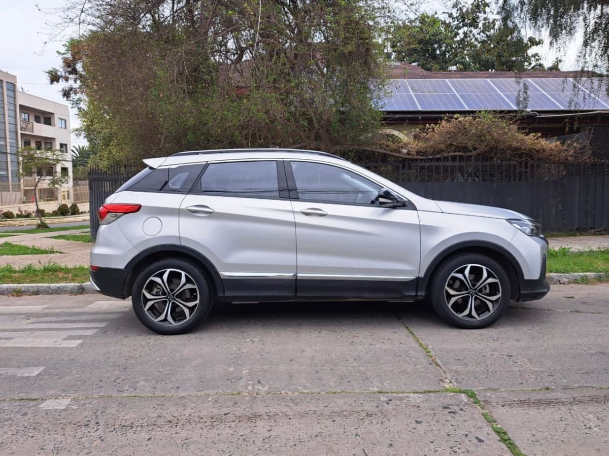 2022 BAIC X55 - Miniatura 2
