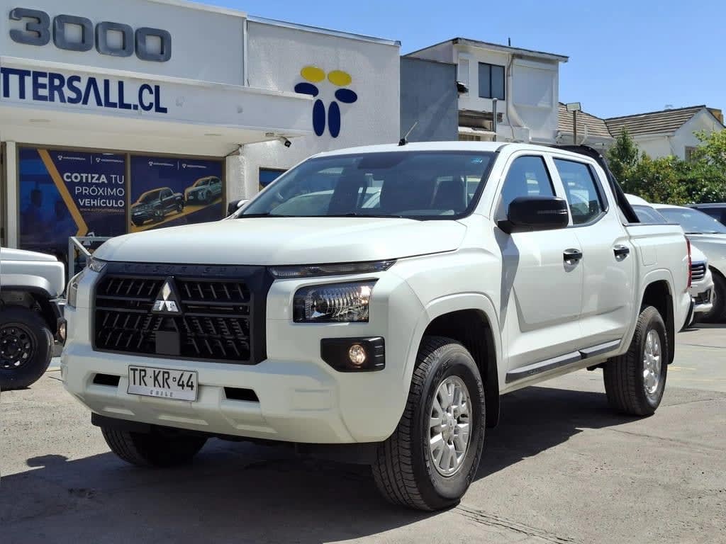 2024 Mitsubishi L200 KATANA - Imagen 1