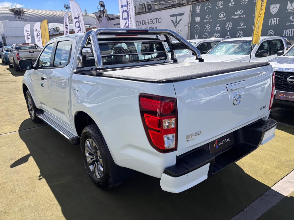 2022 Mazda BT-50 Blanco - Miniatura 6