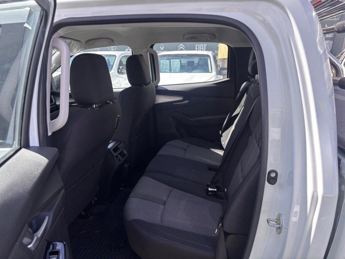 2022 Mazda BT-50 Blanco - Miniatura 9