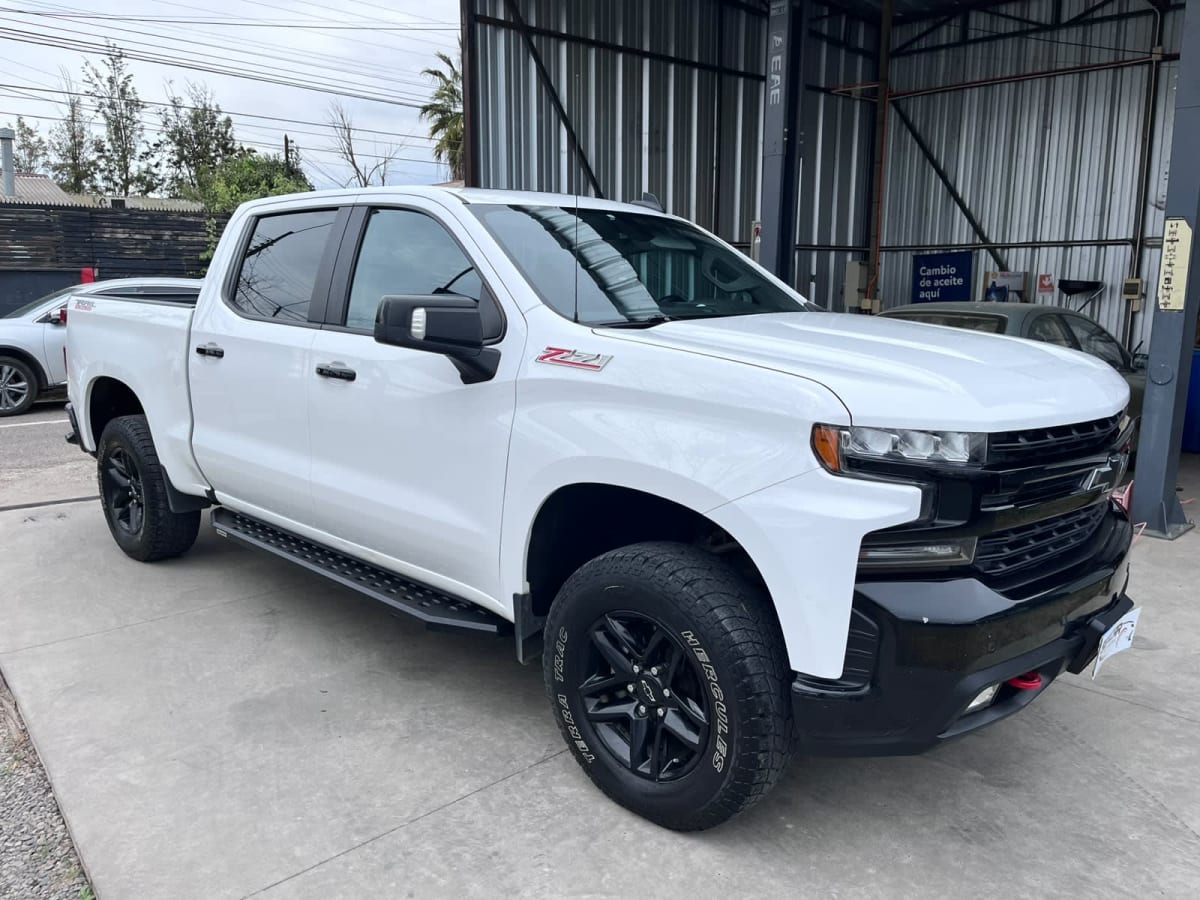 2020 Chevrolet SILVERADO AUTOMATICA Blanco - Miniatura 3