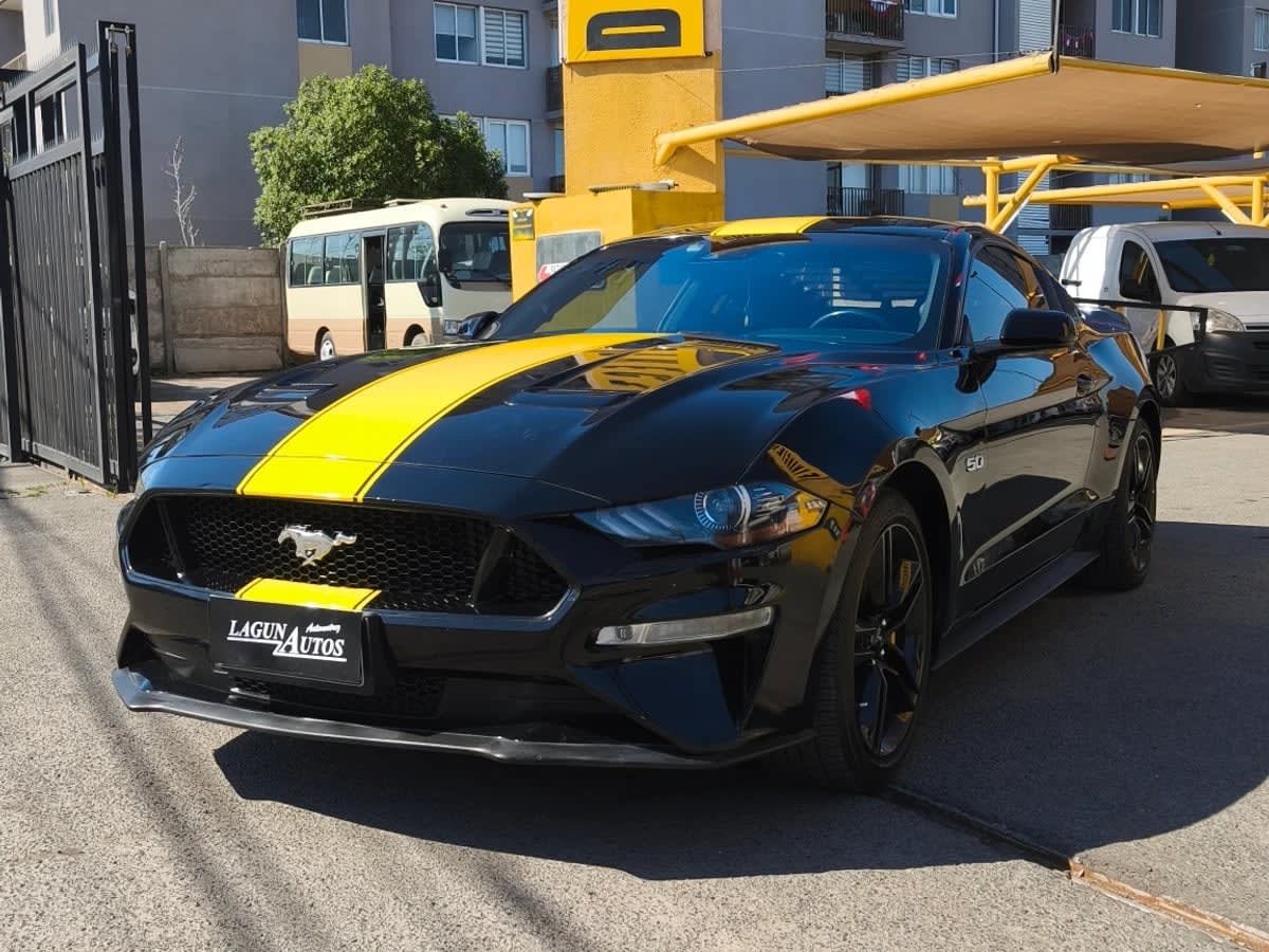 2021 Ford Mustang 5.0 Negro - Imagen 1