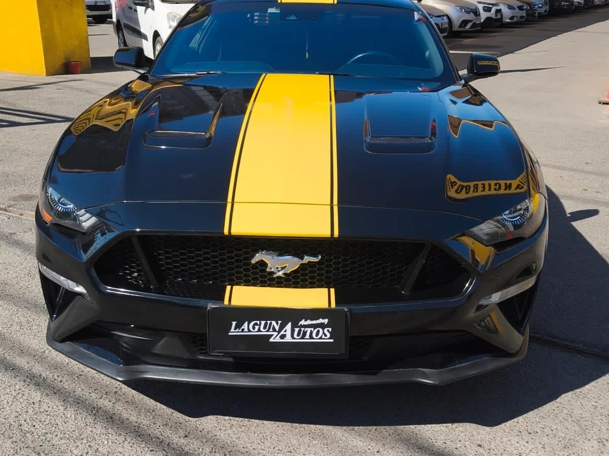 2021 Ford Mustang 5.0 Negro - Miniatura 2