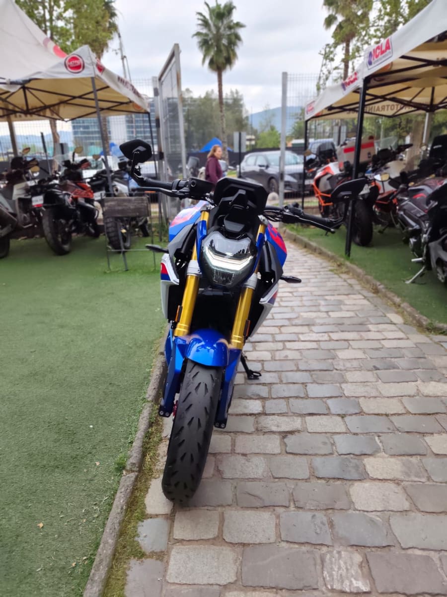 2026 BMW F900 R - Miniatura 5