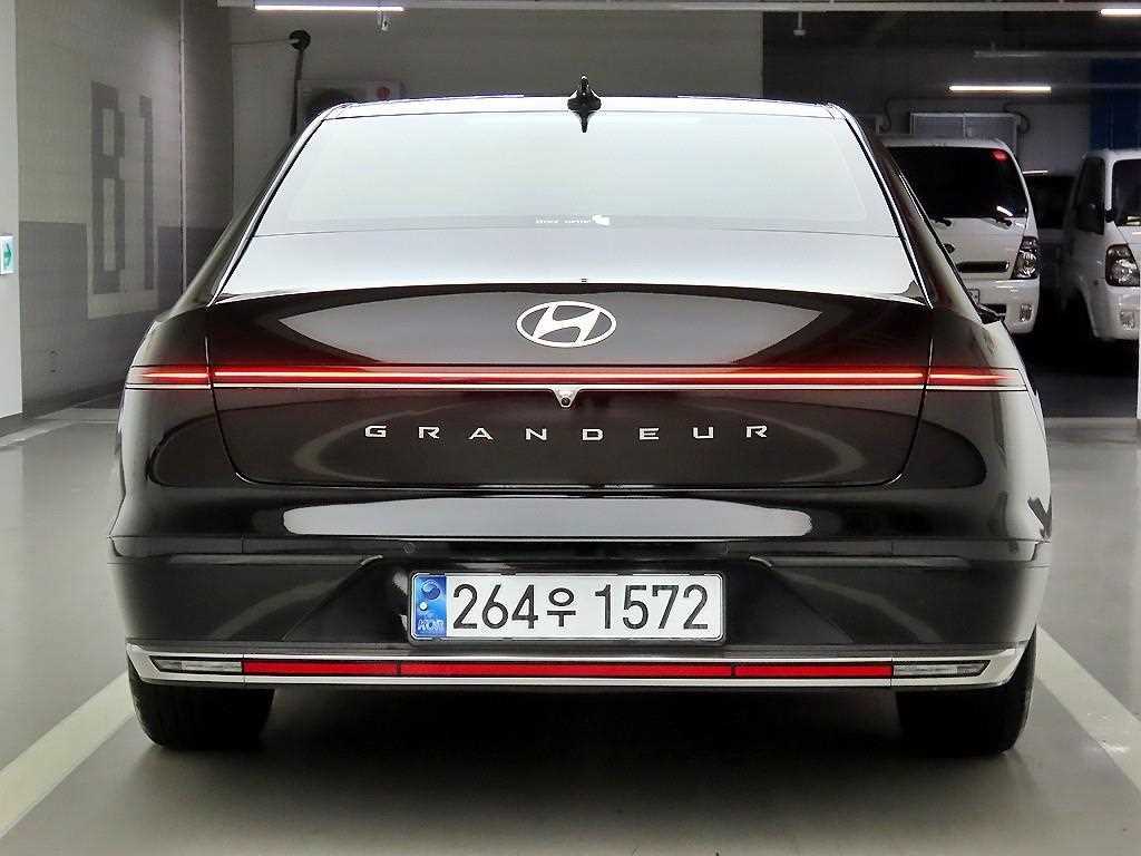 2023 Hyundai Grandeur (GN7) Negro - Miniatura 3