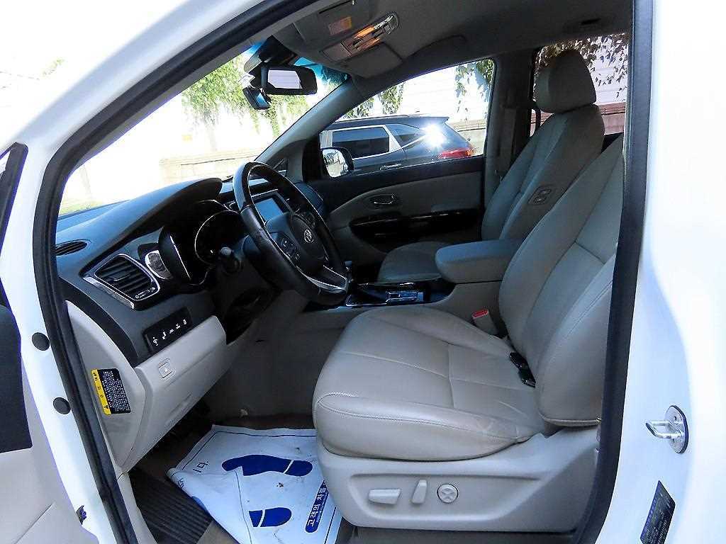 2019 Kia Carnival Diesel Blanco - Miniatura 5