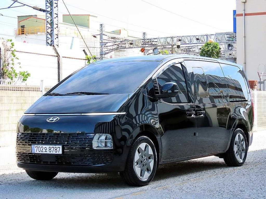 2025 Hyundai Staria Ref 419215 Gasoline Black - Miniatura 2