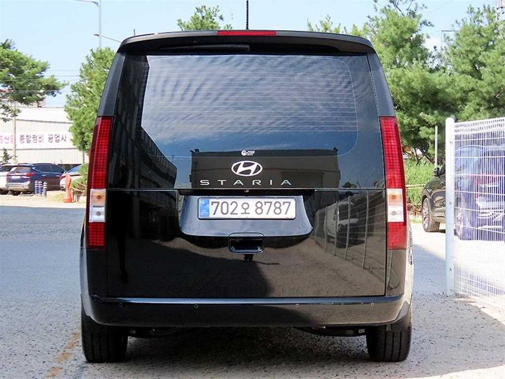 2025 Hyundai Staria Ref 419215 Gasoline Black - Miniatura 4
