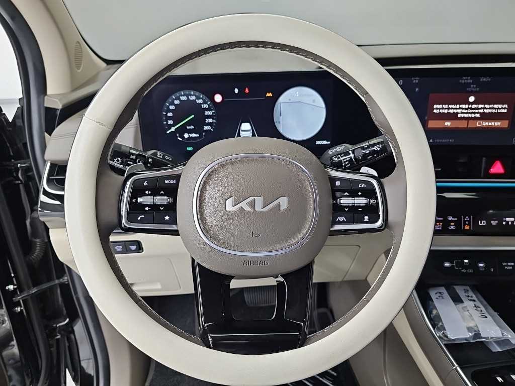 2025 Kia Carnival Hybrid Negro - Miniatura 9