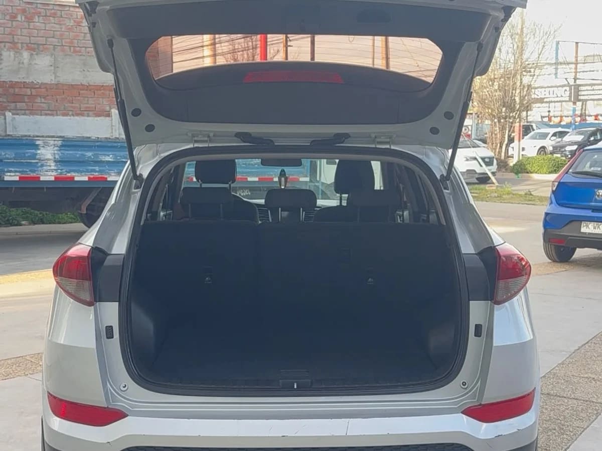 2018 Hyundai Tucson TL Plata - Miniatura 6