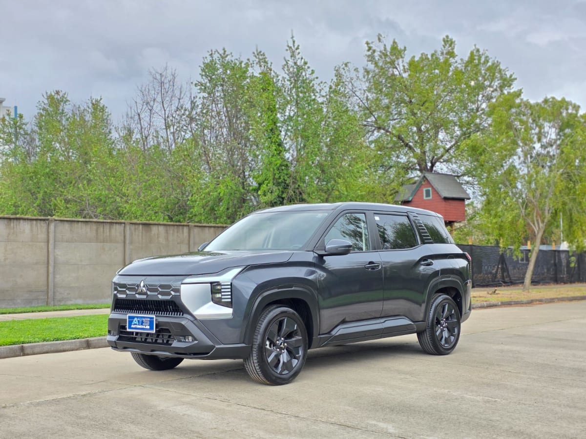2026 Mitsubishi Destinator GL GL Gris - Imagen 1