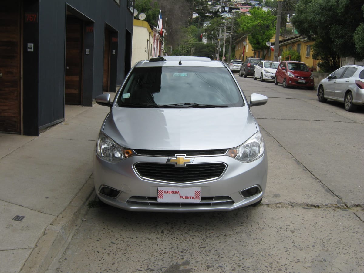 2018 Chevrolet Sail Lt Plata - Miniatura 2