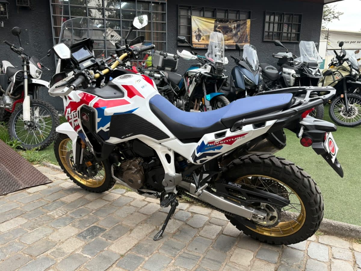 2025 Honda Africa Twin Twin - Miniatura 6