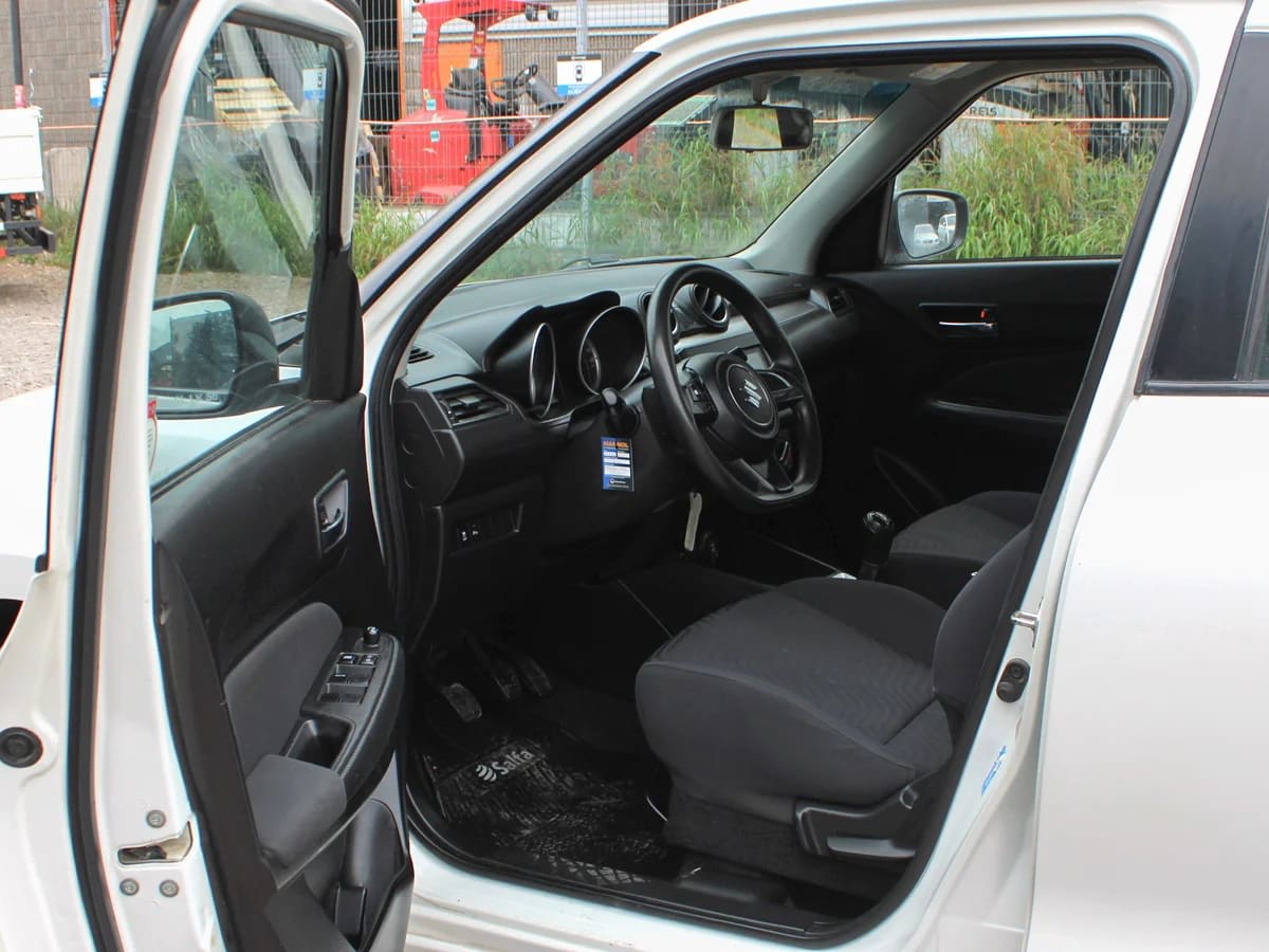 2023 Suzuki Swift 1.2 Blanco - Miniatura 5
