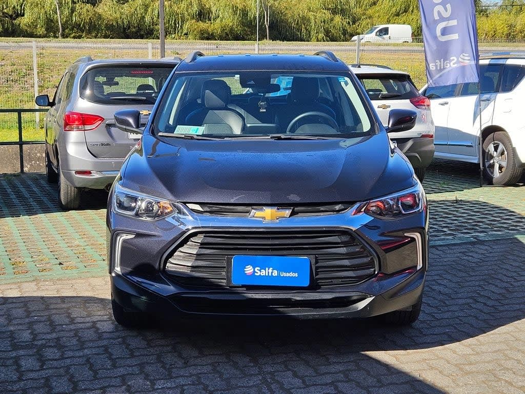 2025 Chevrolet Tracker 1.2T Gris - Miniatura 2