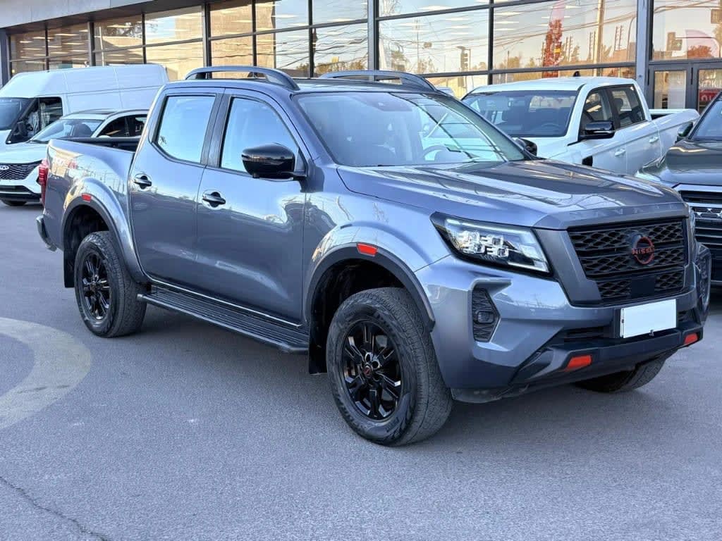 2024 Nissan Navara 2.3D Gris - Miniatura 3