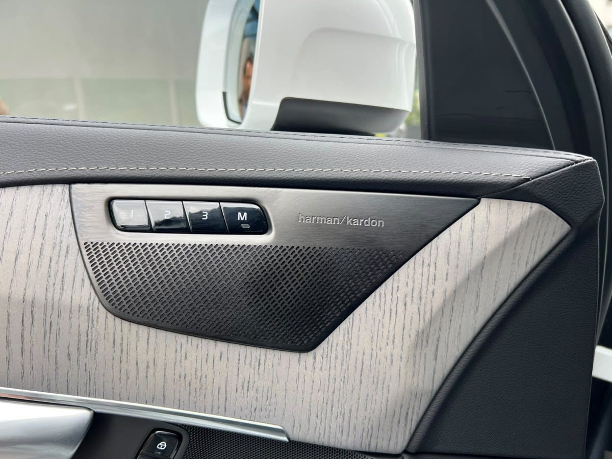 2024 Volvo XC90 T8 Blanco - Miniatura 3