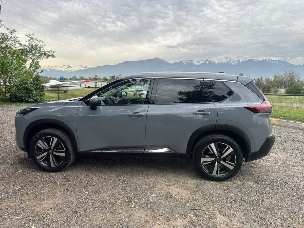 2026 Nissan X-TRAIL CVT Gris - Miniatura 8