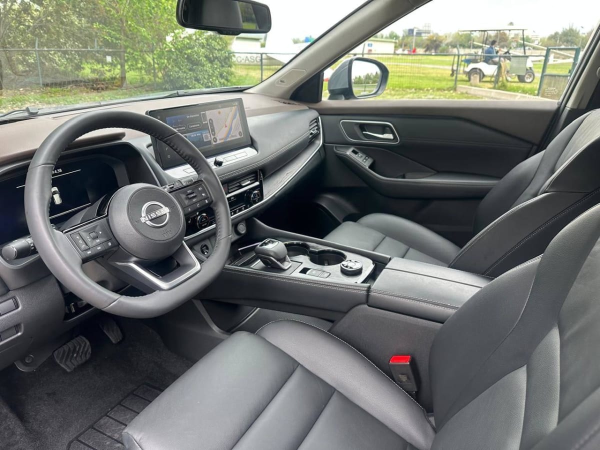 2026 Nissan X-TRAIL CVT Gris - Miniatura 10