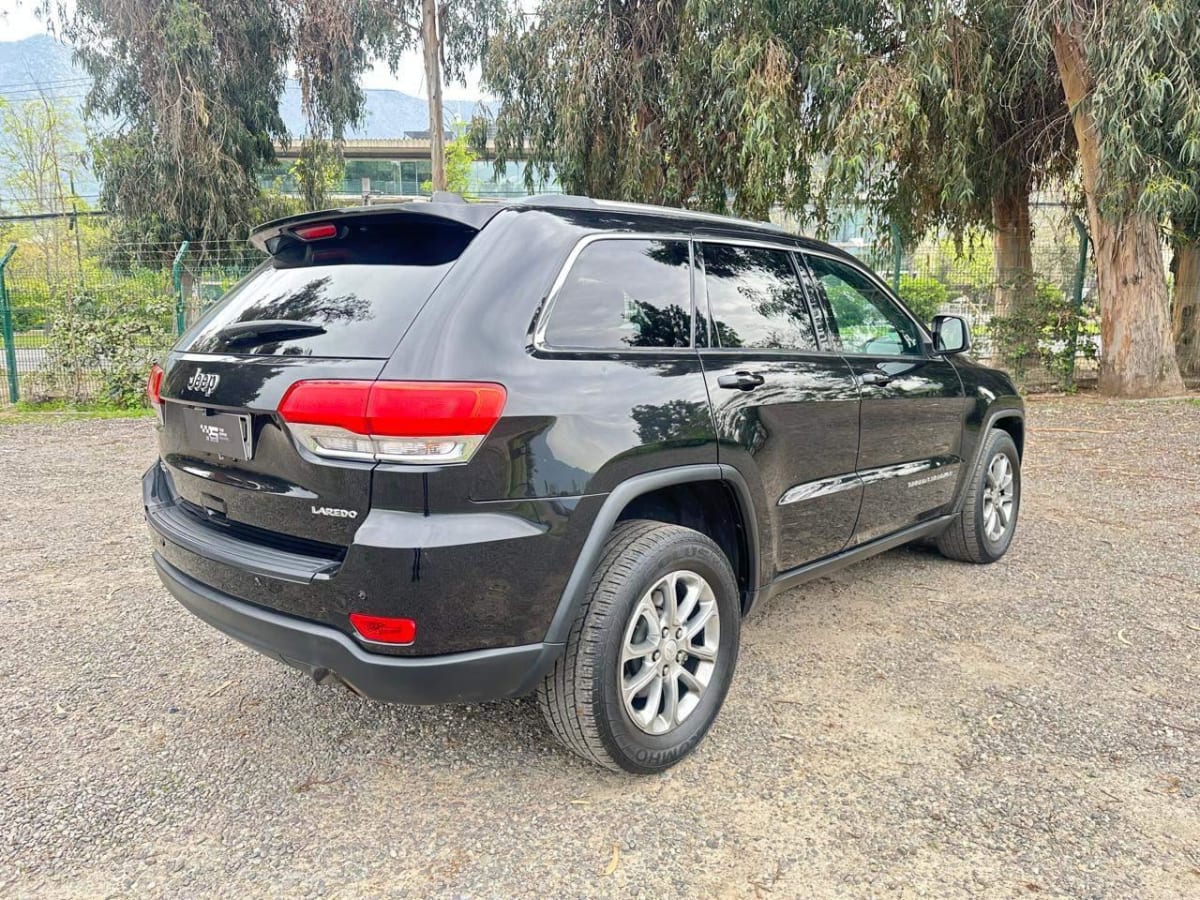 2014 Jeep GRAND CHEROKEE LAREDO Negro - Miniatura 5