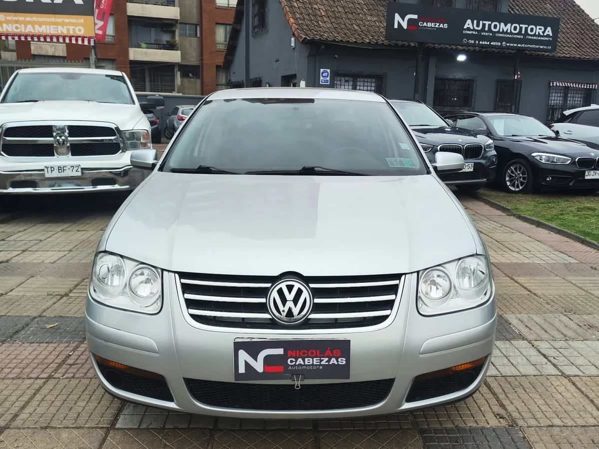 2011 VOLKSWAGEN Bora TRENDLINE Plata - Miniatura 3