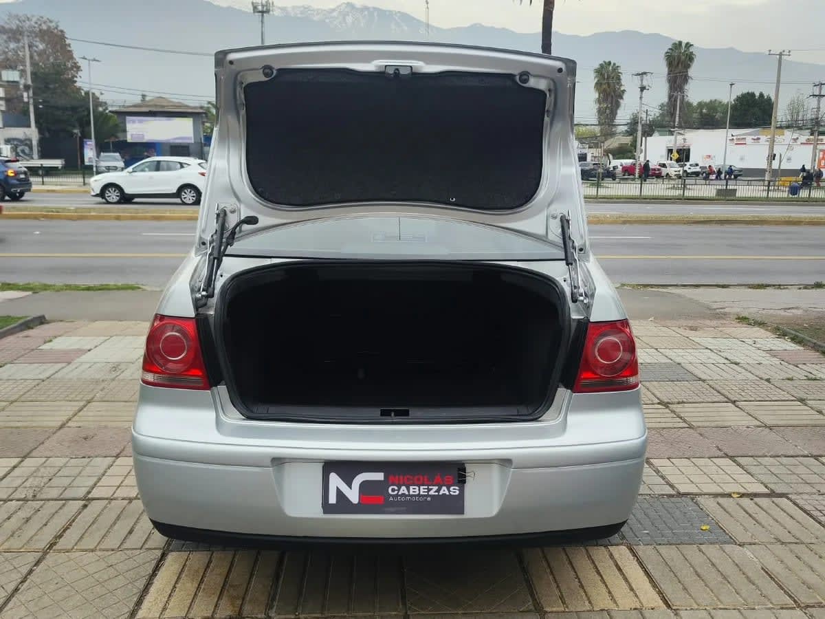 2011 VOLKSWAGEN Bora TRENDLINE Plata - Miniatura 6
