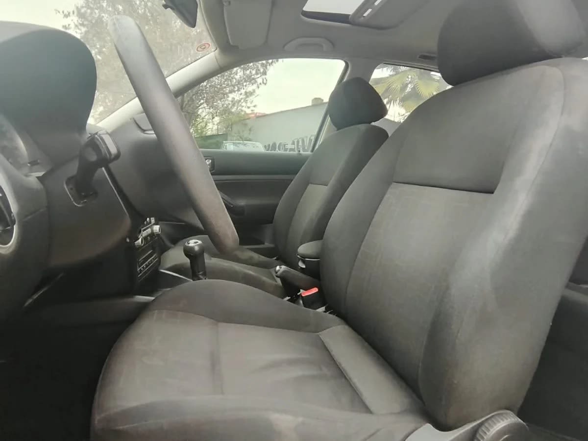 2011 VOLKSWAGEN Bora TRENDLINE Plata - Miniatura 9