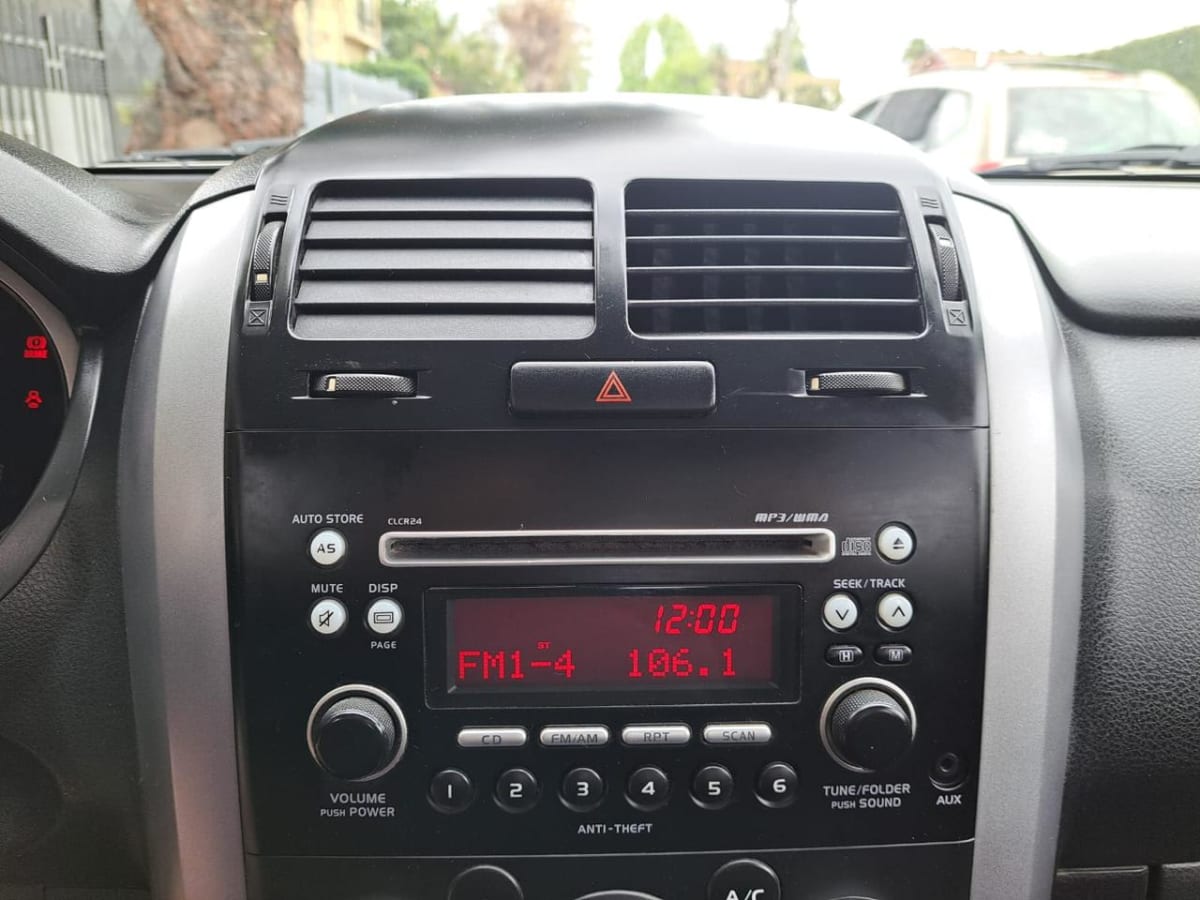 2014 Suzuki GRAND NOMADE - Miniatura 10