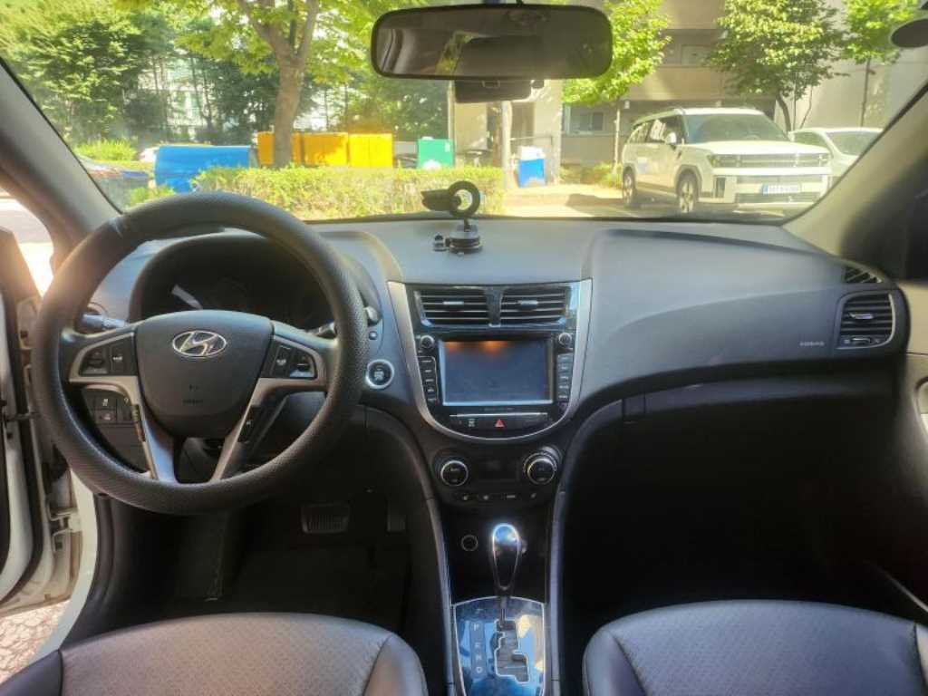 2015 Hyundai Accent New Blanco - Miniatura 2