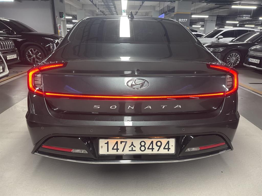 2022 Hyundai Sonata (DN8) Gris - Miniatura 3