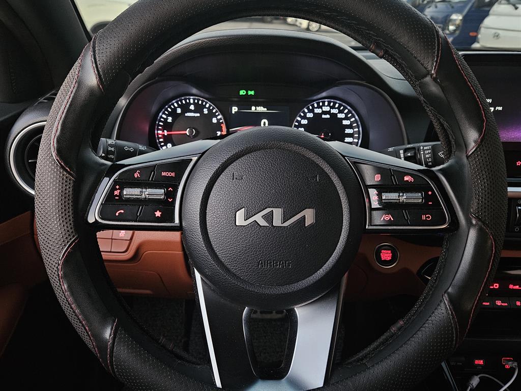 2024 Kia K3 2nd Negro - Miniatura 5