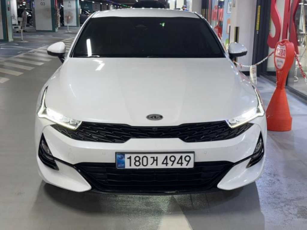 2021 Kia K5 3rd Blanco - Imagen 1